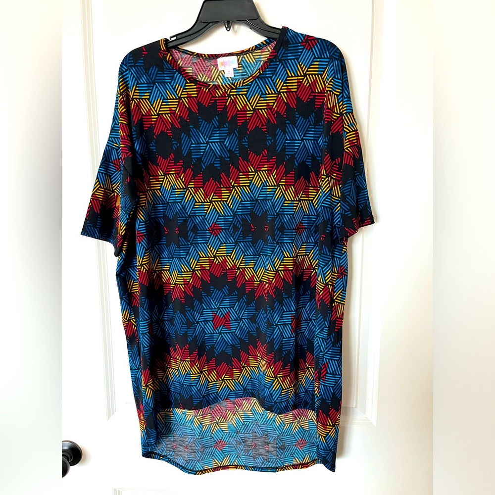 Women’s LuLaRoe tunic top - “Irma” size M